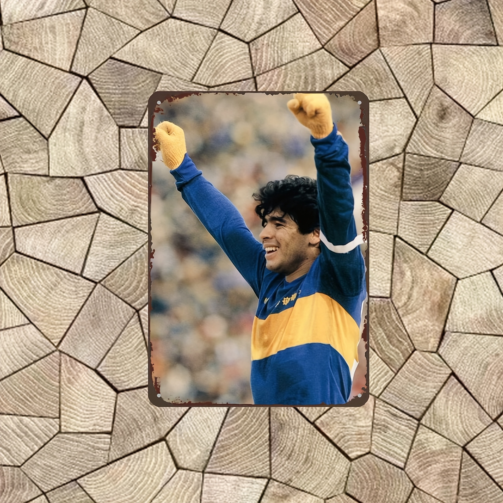 Victory Pose Soccer Player Met - Home Bar Lounge 评论和价格